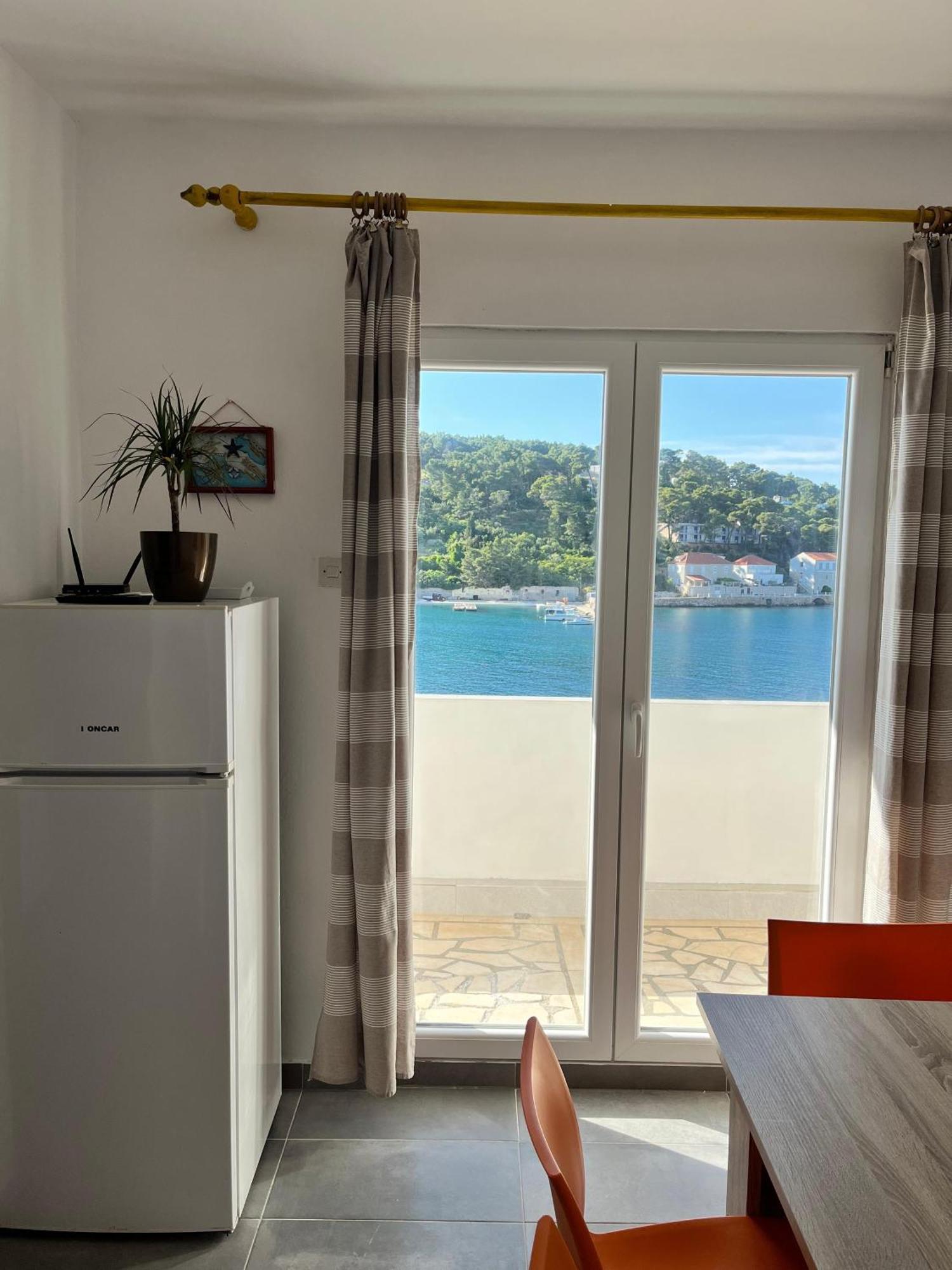 Apartments Peronja Jelsa Seafront Exterior foto
